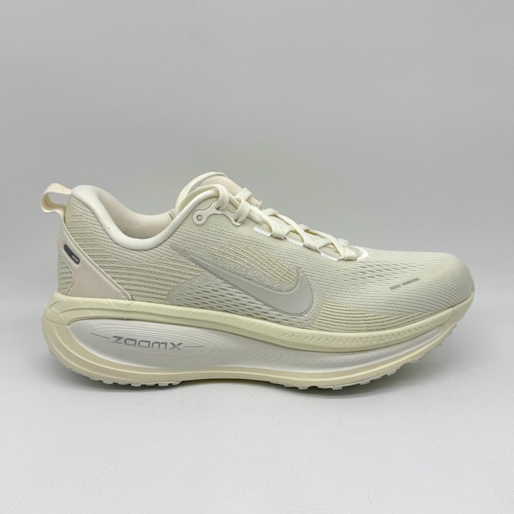 Nike Womens Vomero 18 Coconut Milk Sail Shoes Sz 8 Running HM6804-110 Read